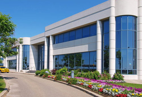 游泳池設(shè)施設(shè)備的選擇與考量:游泳池