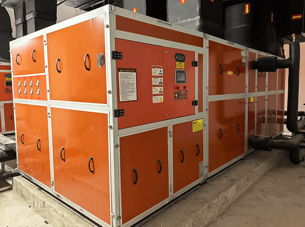 聚焦泳池設(shè)備行業(yè)30年<strong></p>
<p>泳池設(shè)備</strong>，廣州千葉打造泳池場館運(yùn)營新標(biāo)桿:泳池設(shè)備