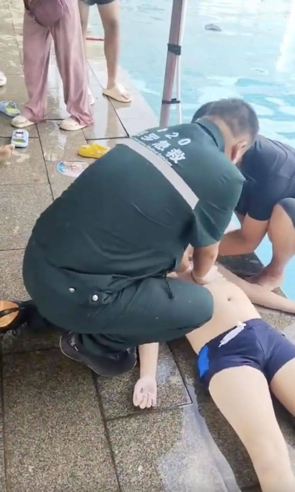 泳池設(shè)備漏電，少年不幸觸電身亡:泳池設(shè)備
