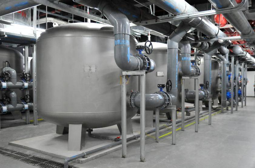 廣東聯(lián)盛36年專業(yè)泳池設(shè)備廠家<strong></p>
<p>泳池設(shè)備</strong>，以技術(shù)贏得客戶信任:泳池設(shè)備