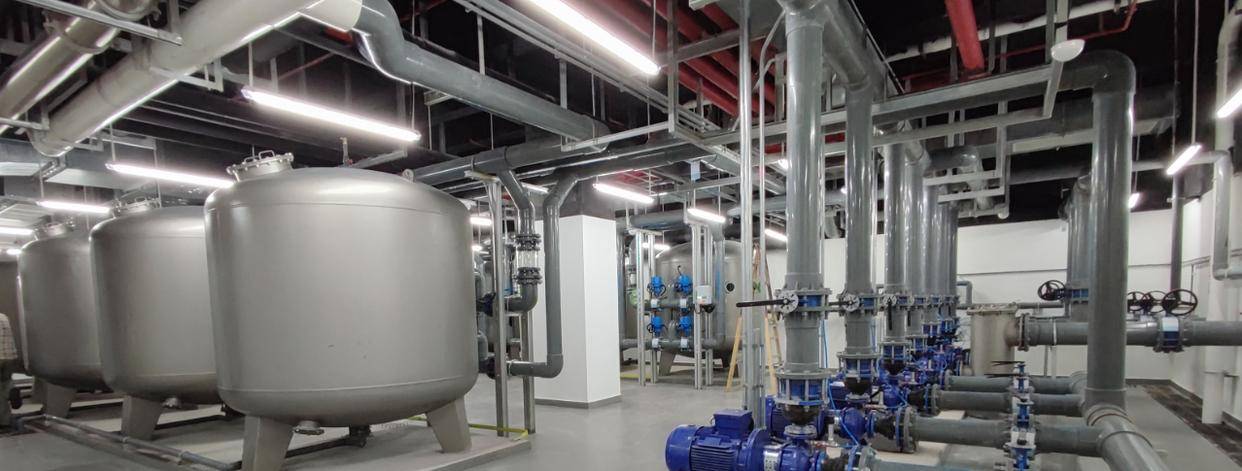 廣東聯(lián)盛36年專業(yè)泳池設(shè)備廠家<strong></p>
<p>泳池設(shè)備</strong>，以技術(shù)贏得客戶信任:泳池設(shè)備