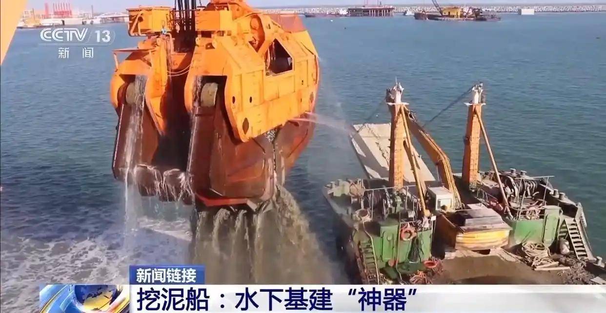 國產(chǎn)挖泥船上新 90分鐘吸滿18個游泳池 還能“一鍵疏?！?游泳池